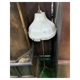 FLOOR LAMP TWISTED CENTER BASE THREE IRON LEG