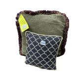 2 ACCENT PILLOWS