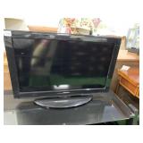 TOSHIBA TV 32" HAS DAMAGE ON SCREEN