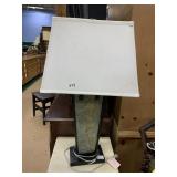 BLACK BASE LAMP W/ SQUARE SHADE