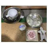MIXING BOWLS DIVIDED DISH, COOKIE CUTTER