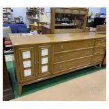 MID-CENTURY VINTAGE 3 DRAWER CENTER DRESSER W/