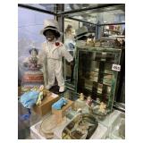 MINIATURES CASE WITH FIVE ANIMAL FIGURES CALLED