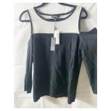 CABLE AND GUAGE M NEW OFF THE SHOULDER SWEATER