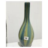 ART GLASS VASE