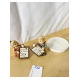 GOEBEL PLAQUE & GIRL AND BOY W/ SIGNS FOR HUMMEL