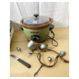 SNOW COOKER, MEASURING CUPS W/ LEATHER HANGER,