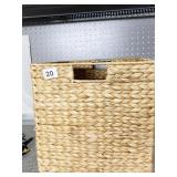 BASKET W/ HANDLE