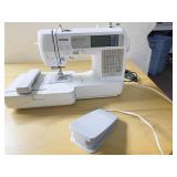 BROTHERS EMBROIDERY & SEWING MACHINE SE425