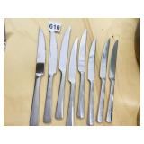 ONEIDA 8 STEAK KNIVES