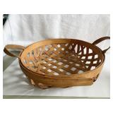 WORKSHOPS OF GERALDE HENN BASKET W/ HANDLES