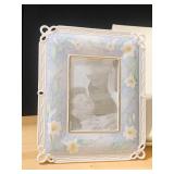 PICTURE FRAME LILY DESIGN LENOX $79.95 NIB
