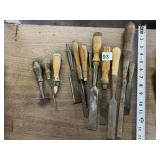 ASSORTED CHISELS FOR WOOD WORKING