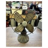 SMALL 50S DESK FAN SOLID COND.