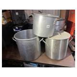 LARGE POTS WITH MATCHED LID