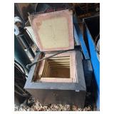 KILN 220 24W 27H 24D