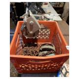 PULLY W/ CHAIN AND CRATE