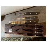 CUTCO CARVING SET AND FORKS IN PLASTIC HOLDER