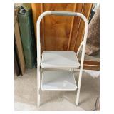 FOLD DOWN STEP STOOL