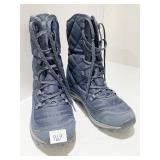 KEEN BOOTS SIZE 11 LOOK LIKE NEW