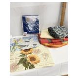 PLACEMATS, TABLECLOTHS