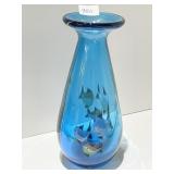 10" H GLASS VASE W/ SWIMMING FISH