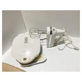 SANDWICH MAKER AND HAND MIXER