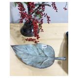 METAL LEAF DISH AND BERRY VINE
