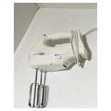 HAND MIXER 6 SPEED HAMILTON BEACH