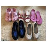 5 PAIRS OF LADIES SHOES, WATER SHOES, FLIP FLOPS,
