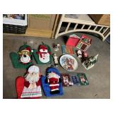 HOLIDAY OVEN MITS