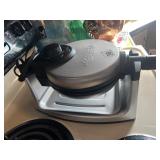 BELLA CUCINA ARTFUL FOOD BELGIAN WAFFLE MAKER
