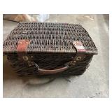 PICNIC BASKET