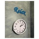 BATHROOM WALL Dï¿½COR, CLOCK, BATHTUBS