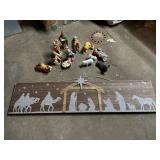 NATIVITY FIGURES ONE BROKEN