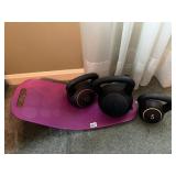 KETTLE BALLS AND BALANCE BOARD