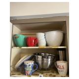 PAMPERED CHEF NON-SLIP MIXING BOWLS WITH LIDS,