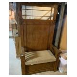 IMPRESSIVE ENTRY PIECE WITH SEAT STORAGE MIRRORED
