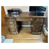 52X24X30 KNEE HOLE DESK WITH CENTER DRAWER AND 6