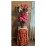 LARGE FLOWER ARRANGEMENT, TABLECLOTH, WOODEN