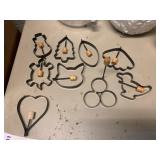 METAL COOKIE CUTTERS AND DOUGH RELEASE