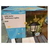 SET OF LED SOLAR PATH LIGHTS WITH BOX