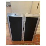 FOLDING RAMP FOR LOADING A VEHICLE