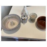 APPLE BAKING MOLD GLAZE POTTERY SIGNED ON BASE,