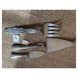 PIE LIFTER AND LARGE SERVING FORK