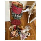 SEWING BASKET W/ LIFT OUT TRAY, THREAD, NEEDLES