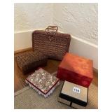 DECORATIVE BASKETS AND PICNIC BASKET