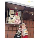 KEY TOWELS PIG AND BREAD TOWELS HOT MITTS