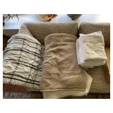 TOWELS AND SOFT BLANKETS