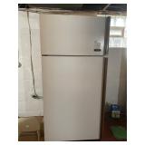 FRIGIDAIRE REFRIGERATOR FREEZER 64.5 INCHES HIGH